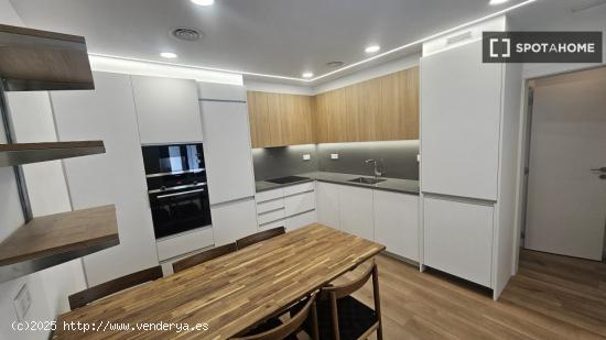 Piso entero de 4 habitaciones en barcelona. - BARCELONA