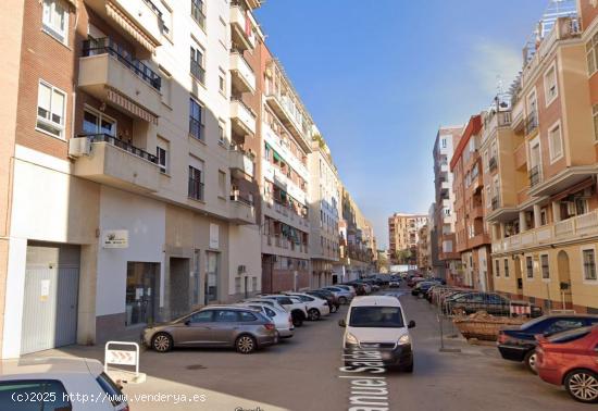 ALQUILER PLAZA GARAJE EN CALLE MANUEL SALDAÑA ZONA MARÍA AUXILIADORA - BADAJOZ