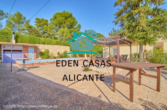  Chalet Independiente Con 4 Dormitorios y 2 Baños, piscina, jardín y trastero en Torremanzanas Alic 