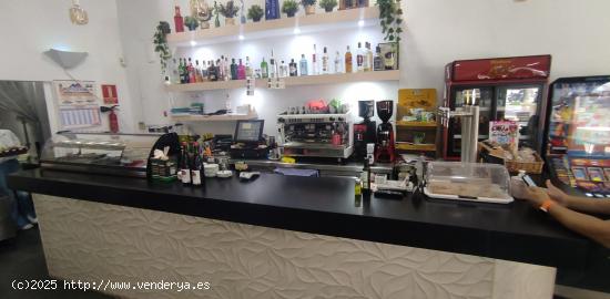 RENTABLE BAR RESTAURANTE EN TRASPASO EN NOU CAMPANAR, VALENCIA. - VALENCIA