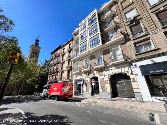 DOS PLAZAS DE GARAJES JUNTAS PARA COCHE GRANDE - Y DOS O TRES MOTOS - ZARAGOZA