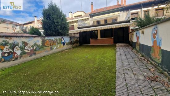 EN EXCLUSIVA - CHALET ADOSADO PIEDRA EN PASEO ZUMAQUERA-4 plantas-Buenas Oportunidad - ALAVA