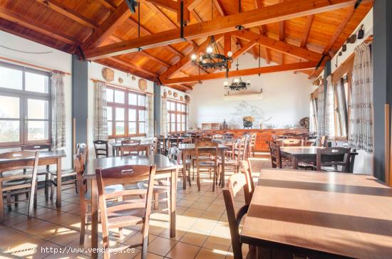 SE VENDE RESTAURANTE/PARRILLA EN PERFECTAS CONDICIONES CON FINCA DE 30.000 M² Y AMPLIO APARCAMIENTO