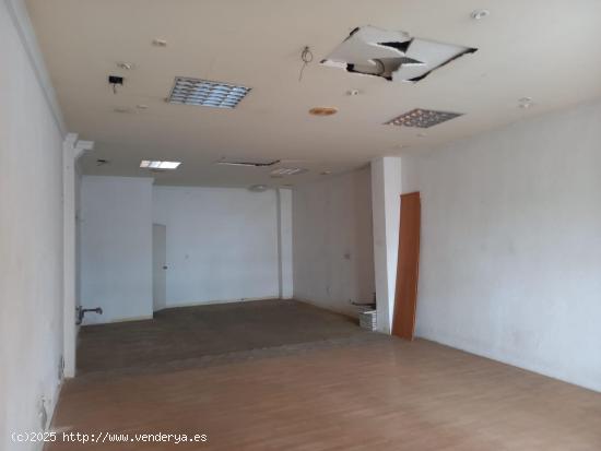 EXCELENTE LOCAL COMERCIAL EN PLENO ARROYO DE LA MIEL - BENALMADENA - MALAGA