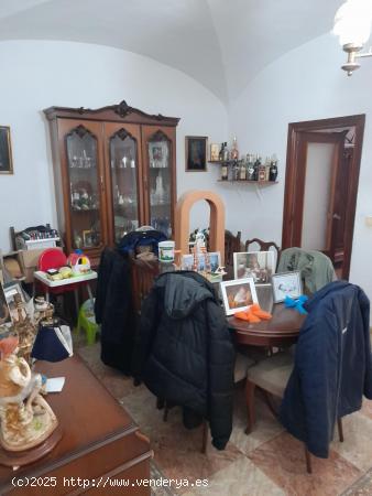 Exclusiva casa en el corazón de Mérida: amplitud, confort y encanto - BADAJOZ