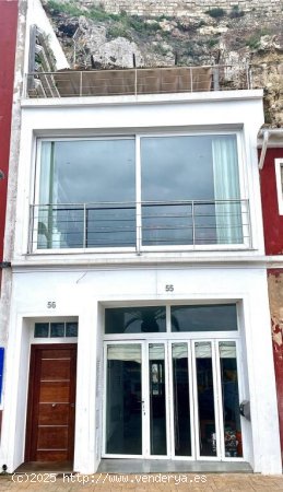 Espectacular Casa en Primera Línea del Puerto de Mahón con Impresionantes Vistas al Mar