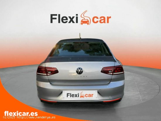 Volkswagen Passat 1.6 TDI 88kW (120CV) DSG - Jerez de la Frontera