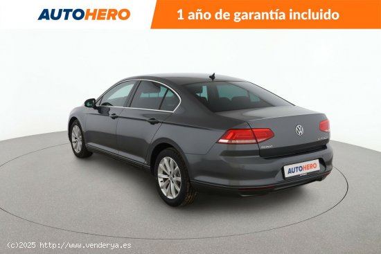 Volkswagen Passat 2.0 TDI Advance BlueMotion - 