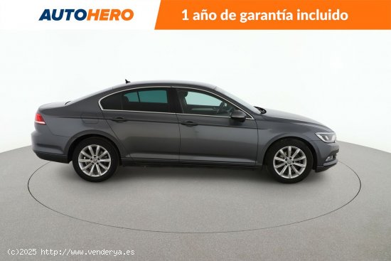 Volkswagen Passat 2.0 TDI Advance BlueMotion - 