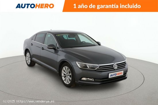 Volkswagen Passat 2.0 TDI Advance BlueMotion - 