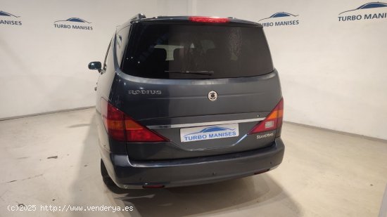 SsangYong Rodius 270Xdi Limited Auto - QUART DE POBLET