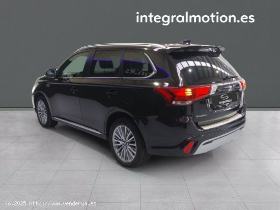 Mitsubishi Outlander 2.4 PHEV Kaiteki Auto 4WD - 