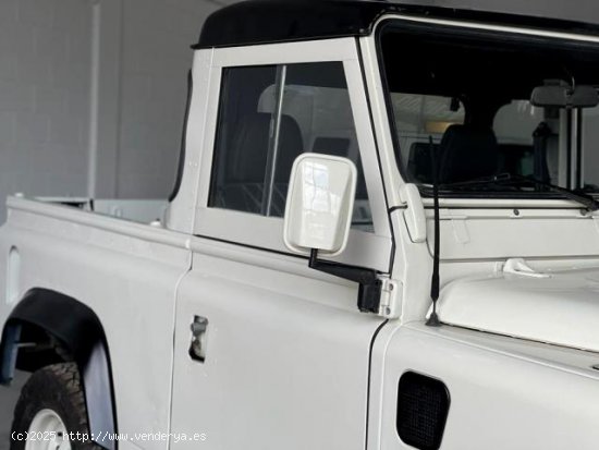 LAND ROVER Defender en venta en CalviÃ  (Islas Baleares) - CalviÃ 