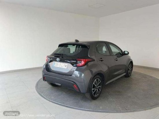 Toyota Yaris 120h 1.5 Style de 2022 con 76.474 Km por 20.700 EUR. en MADRID