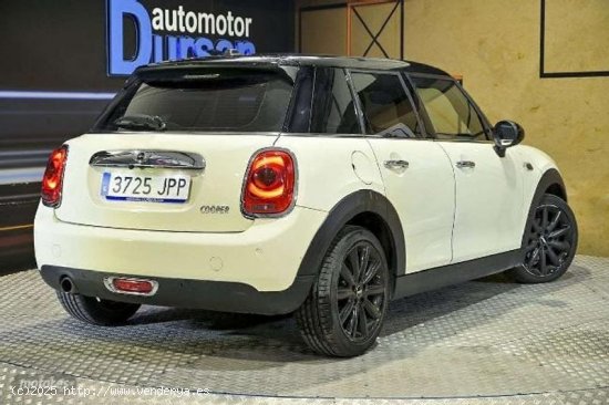 Mini Cooper 5 Puertas Automatico de 2016 con 68.676 Km por 18.490 EUR. en Madrid