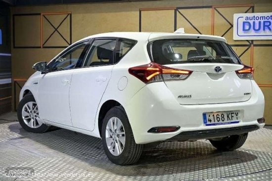 Toyota Auris 1.8 140h Hybrid Business de 2017 con 89.454 Km por 15.490 EUR. en Madrid