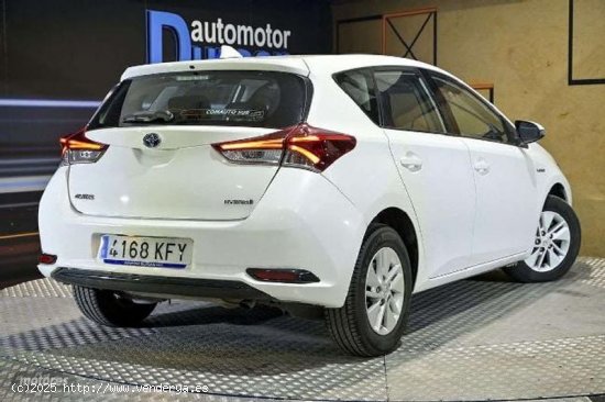 Toyota Auris 1.8 140h Hybrid Business de 2017 con 89.454 Km por 15.490 EUR. en Madrid