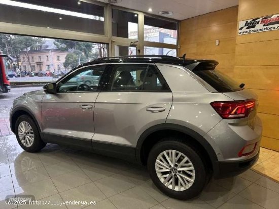 Volkswagen T-Roc 2.0tdi Life Dsg7 de 2023 con 20.000 Km por 32.900 EUR. en Barcelona