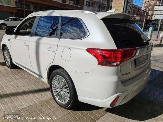 Mitsubishi Outlander Phev Motion 4wd de 2019 con 76.000 Km por 22.990 EUR. en Barcelona