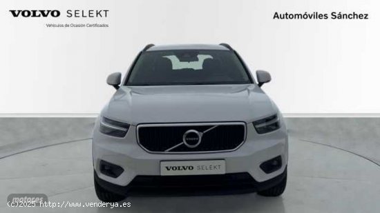 Volvo V 40 XC40 T3 Manual de 2019 con 25.419 Km por 27.200 EUR. en Zaragoza