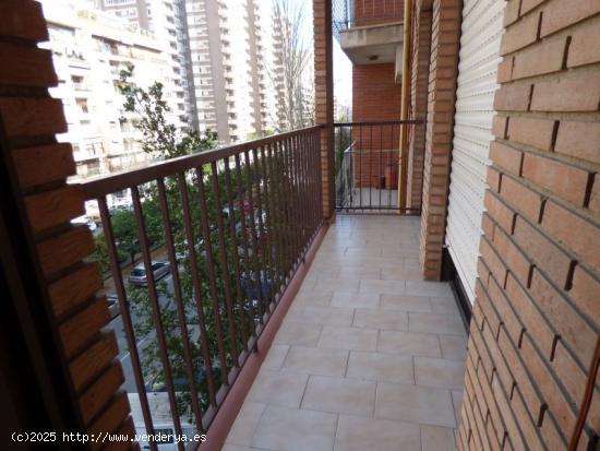 Vivienda de alquiler con amplio balcón junto a Ruzafa - VALENCIA