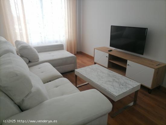 PRECIOSO APARTAMENTO CON TERRAZA Y DOS PLAZAS DE GARAJE - LEON