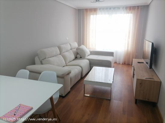 PRECIOSO APARTAMENTO CON TERRAZA Y DOS PLAZAS DE GARAJE - LEON