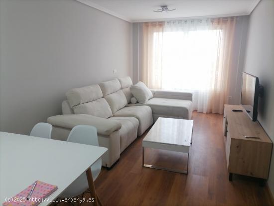 PRECIOSO APARTAMENTO CON TERRAZA Y DOS PLAZAS DE GARAJE - LEON