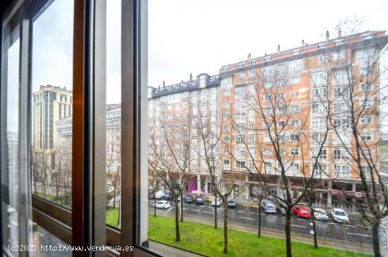 Piso de dos dormitorios con garaje y trastero en la parte baja de los Rosales - A CORUÑA