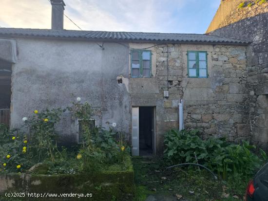 CASA DE PIEDRA PARA RESTAURAR EN BASTAVALES - A CORUÑA