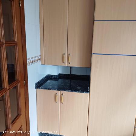 ATICO EN VENTA DE 2 HABITACIONES EN MONTEBALADO - A CORUÑA