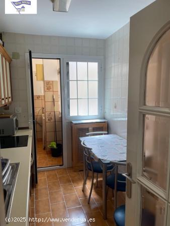 APARTAMENTO EN ZONA ENSANCHE CON GARAJE. CONSUMOS CENTRALES - ALBACETE