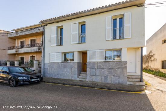 Chalet adosado con jardín y cochera en Algaida - BALEARES