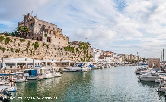 PISO CON ESPECTACULARES VISTAS AL PUERTO DE CIUTADELLA - BALEARES