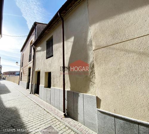 INMHOGAR VENDE ALMACÉN CON GRAN PATIO EN EL CASCO ANTIGUO - AVILA