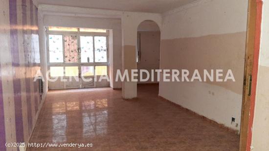 Piso en venta en Valencia, 1º SIN ASCENSOR, PARA REFORMAR. - VALENCIA