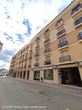 Oficinas en el Centro de León con Cambio de Uso a Viviendas - LEON