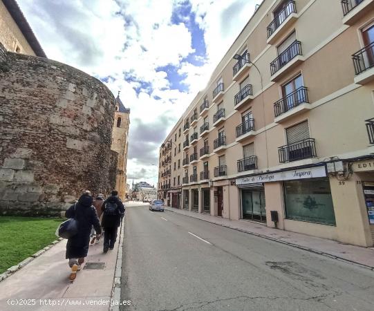 Oficinas en el Centro de León con Cambio de Uso a Viviendas - LEON