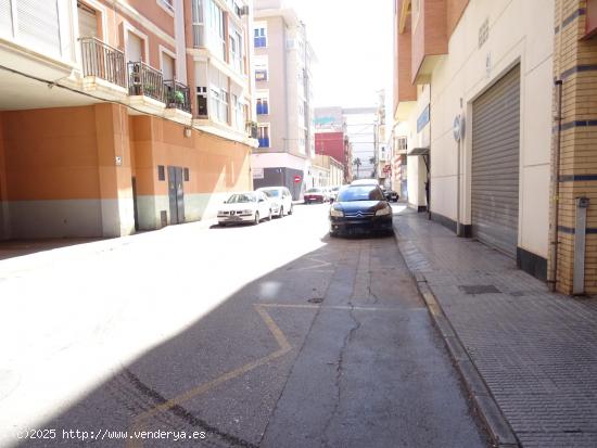 ¡Plaza de garaje en Alquiler en calle Canigo muy cerca de el Corte Inglés! - MURCIA