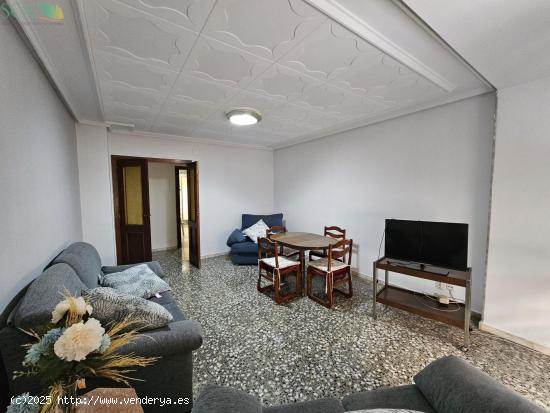 SE VENDE PRIMER PISO CON ASCENSOR EN LA GARROBA - NOVELDA (ALICANTE) - ALICANTE