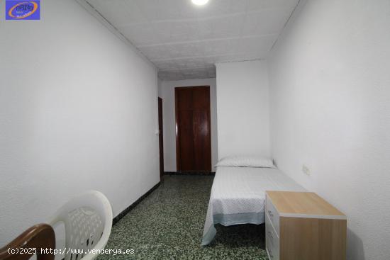  HABITACION PARA PAREJA O PERSONA SOLA EN MONSERRAT - VALENCIA 