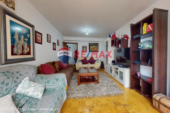 Piso en venta en calle Conde de Torrecedeira - PONTEVEDRA