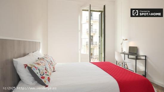 Elegante habitación para alquilar en un apartamento de 5 dormitorios en L'Esquerra de l'eixample - 