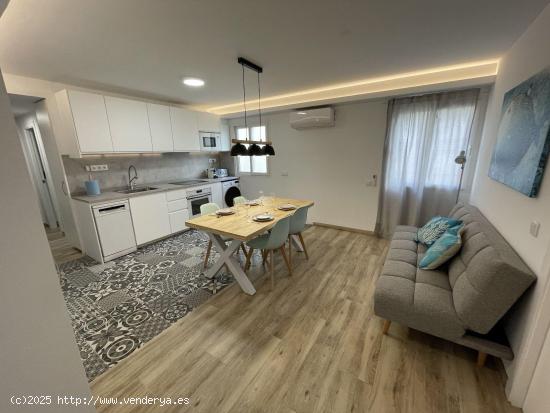 Amueblado piso de 4 habitaciones en Malva-Rosa - VALENCIA