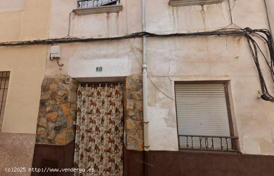 Se vende piso OKUPA en Abarán (Murcia). - MURCIA