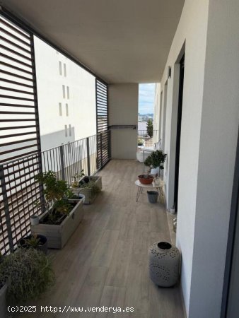 Venta de apartamento en Ibiza, de 92m2 con 3 dormitorios y 2 baños con plaza de garaje y trastero