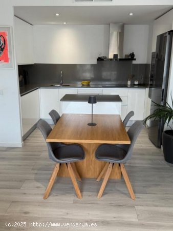 Venta de apartamento en Ibiza, de 92m2 con 3 dormitorios y 2 baños con plaza de garaje y trastero