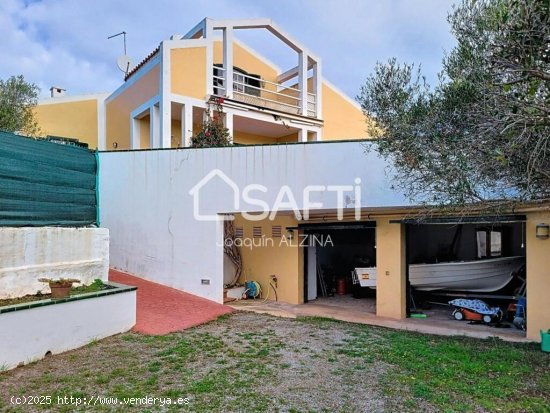 Casa unifamiliar con piscina y licencia turística.