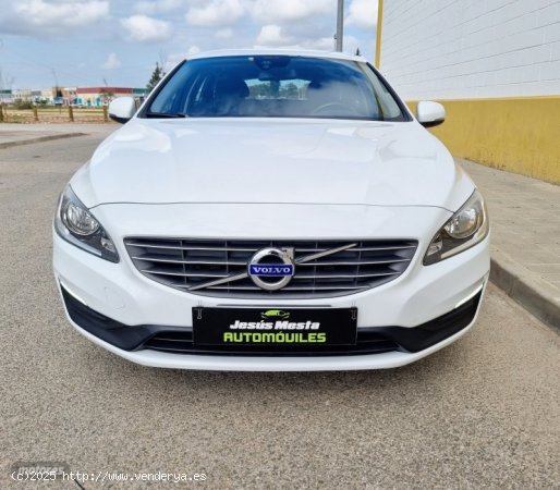 Volvo V 60 KiNETIC Auto de 2015 con 100.000 Km por 13.000 EUR. en Sevilla