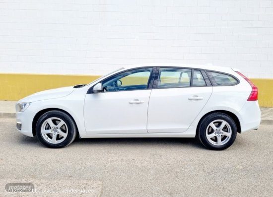 Volvo V 60 KiNETIC Auto de 2015 con 100.000 Km por 13.000 EUR. en Sevilla